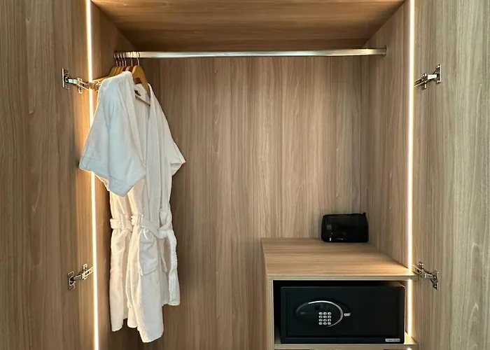 The Metro Zen At Residences Acqua - Novotel Tower Manille
